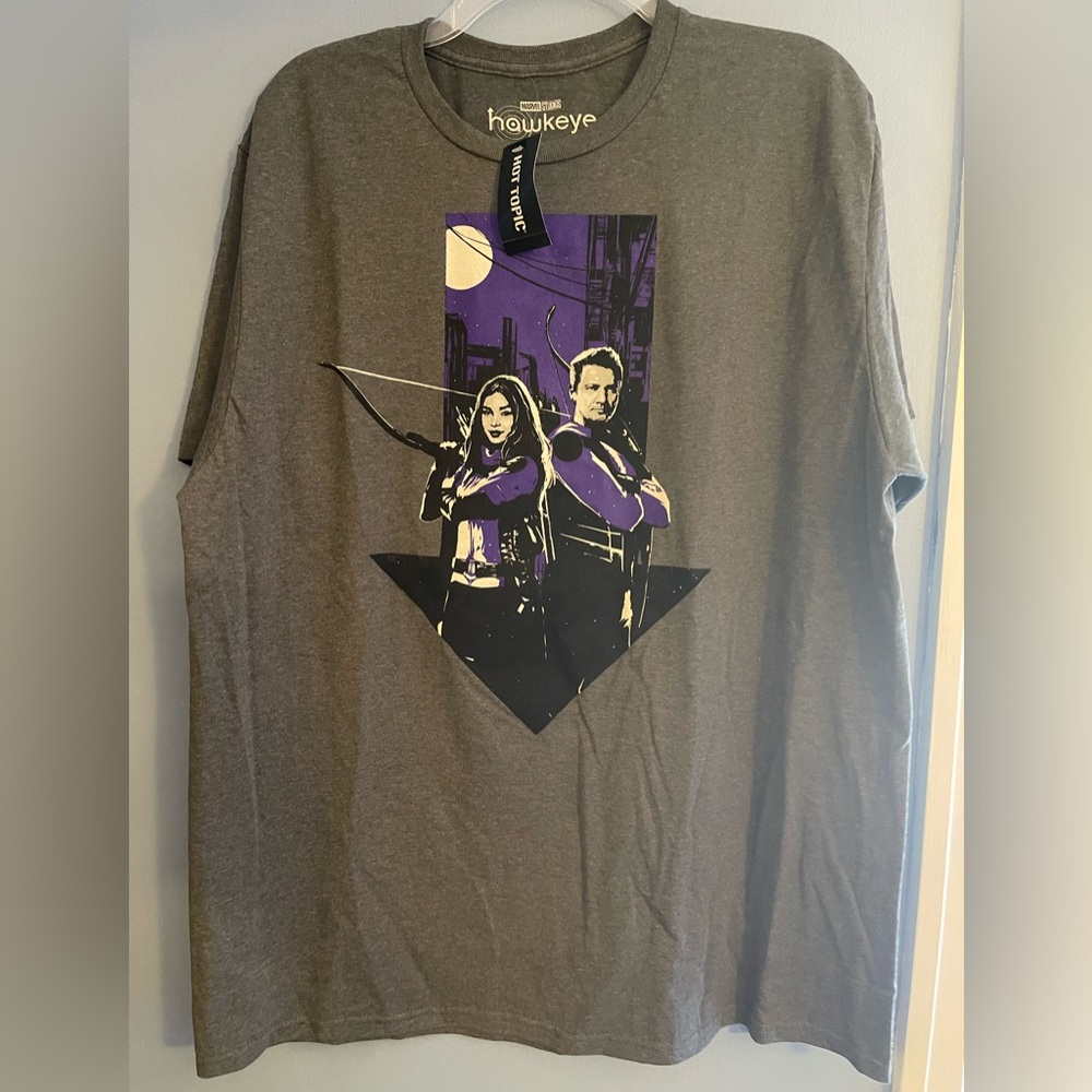 Hawkeye Hot Topic Gray T-shirt XL New with tags